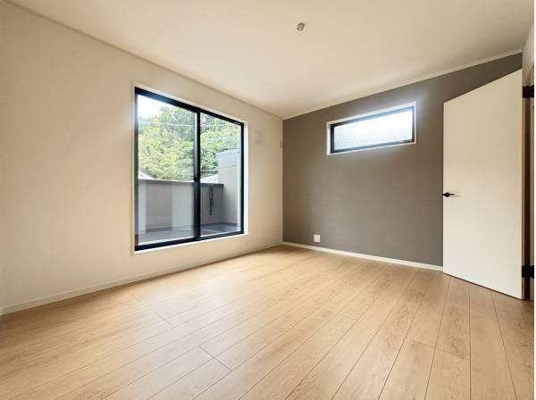 洋室は2階に3部屋ございます