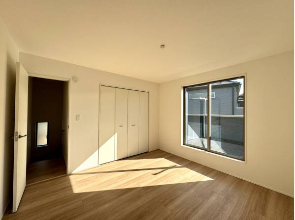 2階に居室を3部屋
日当たり良し