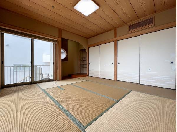 床の間付きの純和風なお部屋は客間にいかがでしょう