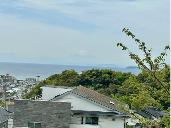 正面に富士山を望む贅沢な日常/この眺望を現地でご覧下さい
