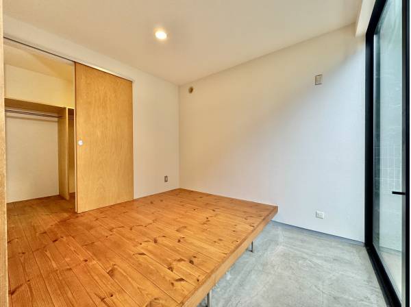 モルタルと木の温度差がちょうどいい