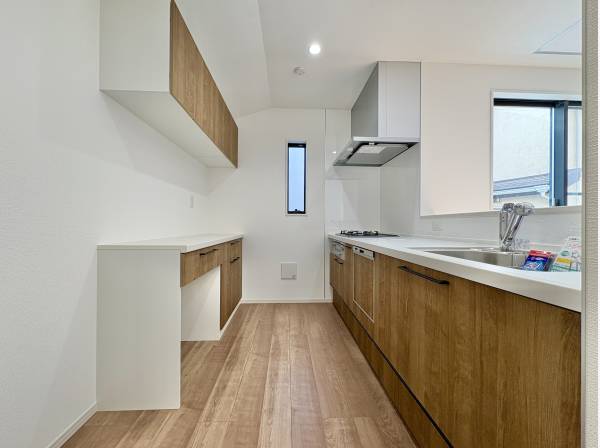 キッチンにはカップボードを完備しています。