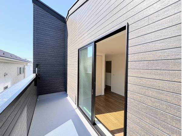 日当たりの良いバルコニー