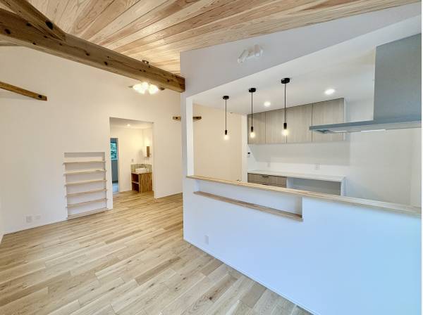 白を基調にした清潔感あるキッチン