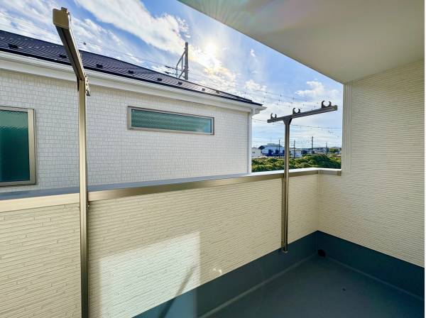 バルコニーは急な雨にも安心のインナーバルコニー