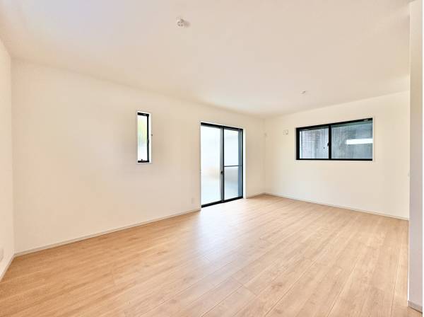 家具のレイアウトが楽しみになるLDKです。