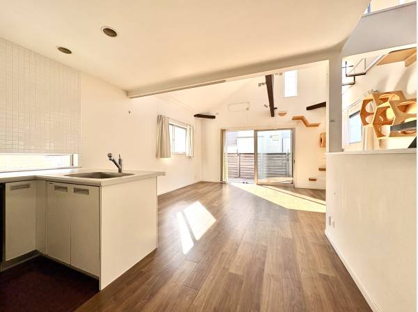 ご家族の様子を見ながら楽しく料理ができます。