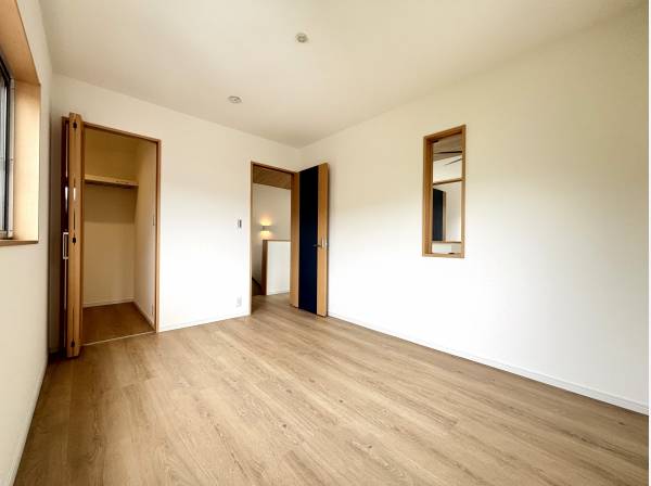 2階には洋室が3部屋ございます