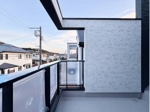 プライバシーを配慮した2階バルコニー