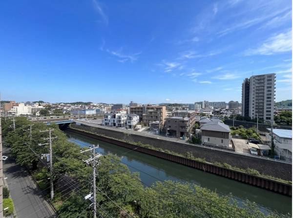 境川を見下ろす6階からのリバービュー