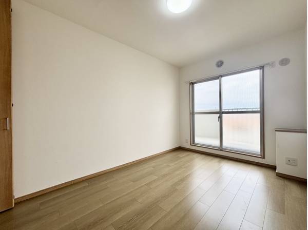 洋室は全部で3部屋ございます