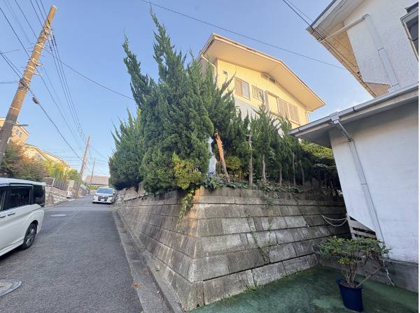 北側約5mの行動に接します。