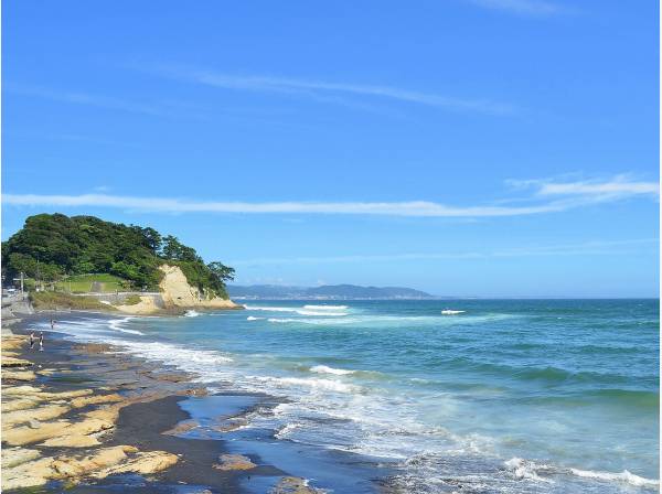 稲村ヶ崎の海岸まで約900m・徒歩約11分！
