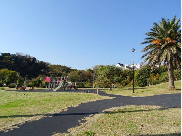 佐島の丘公園まで徒歩3分(約200ｍ)