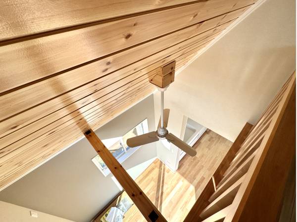 天井は板張り ファンが似合います