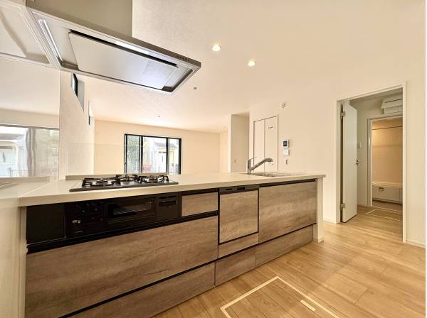 オープンタイプのシステムキッチン