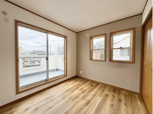 2面採光があることにより、十分な陽光がお部屋の全体に届きます