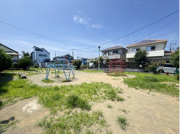 松波公園まで徒歩2分（約100m）