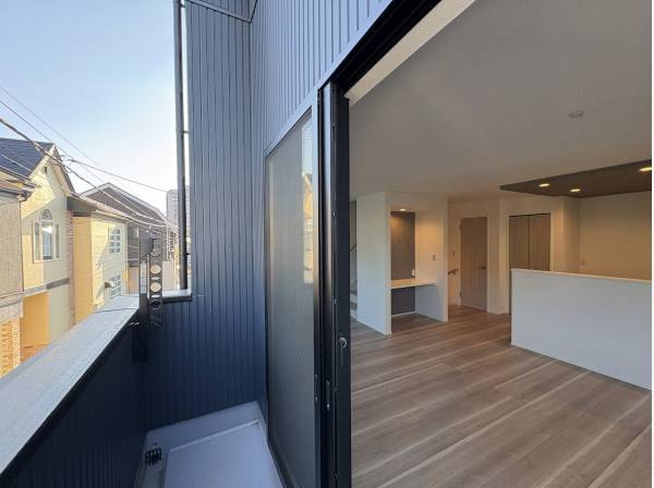 日当たりの良いバルコニー