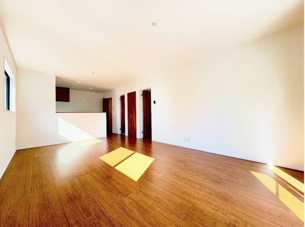 ゆとりあるLDKは家族が集まる団らんの空間です