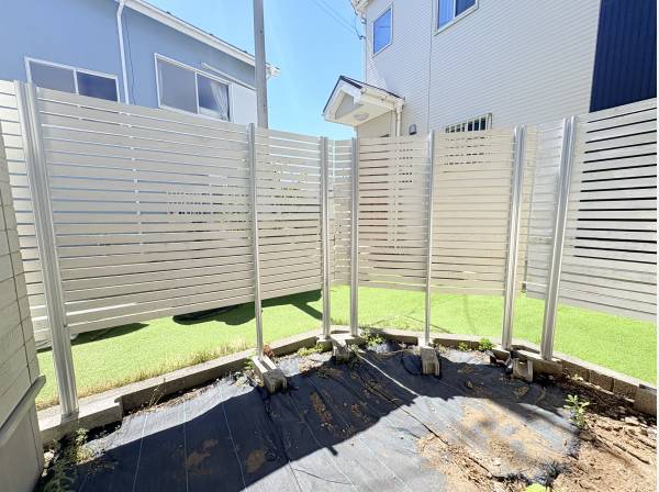 ちょっとしたお庭もついてます。