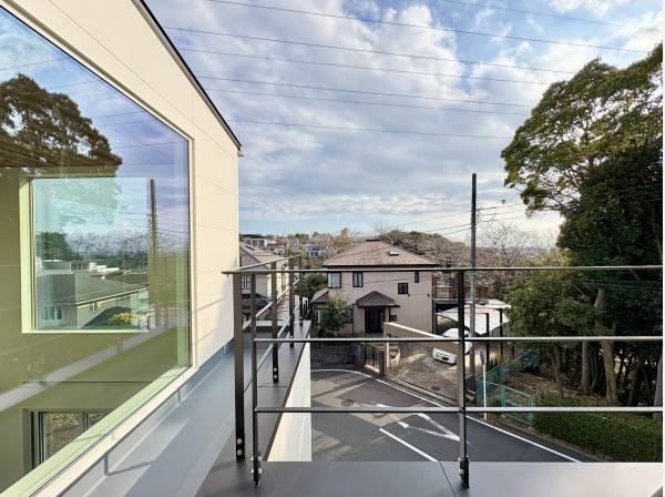 L字型バルコニーからの眺望良好です◎