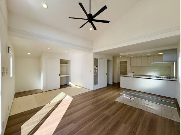 床暖房備わる17.6帖のLDKスペース