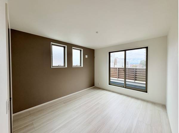 アクセントクロスが際立つ洋室