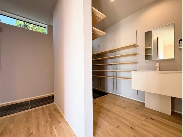 広いエントランス