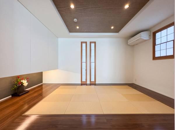 和と洋がバランス良くミックスした寛ぎの空間（掘りごたつあり）