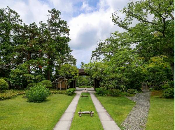 旧吉田茂邸まで徒歩4分（約300ｍ）