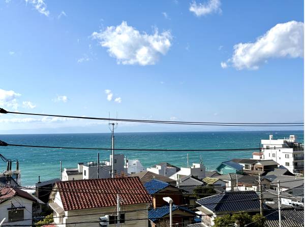 海を眺める非日常な空間