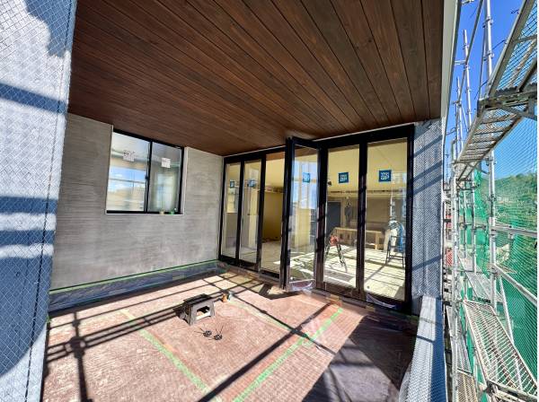 LDKから繋がるインナーバルコニー