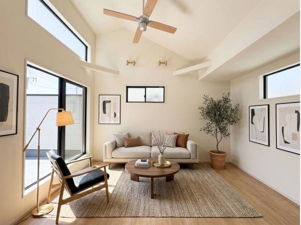 高い天井が数字以上の広さを。家具・小物はAIによるイメージ