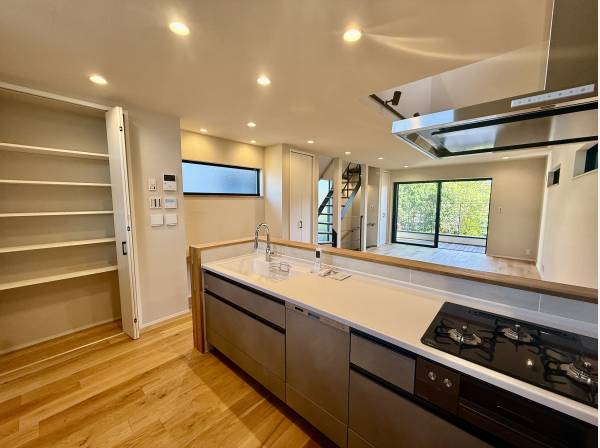 食洗器完備のシステムキッチン