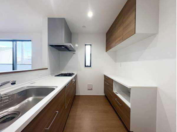 収納豊富なキッチンスペース