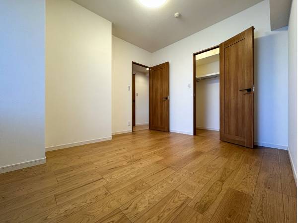 ウォークインクローゼットを完備した洋室