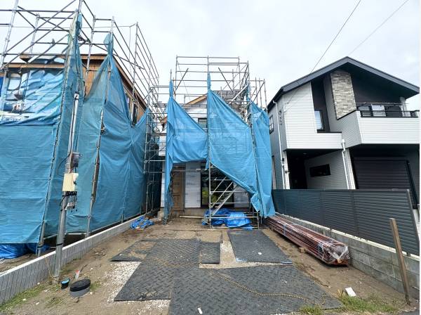 現地の様子です！カースペース並列2台！