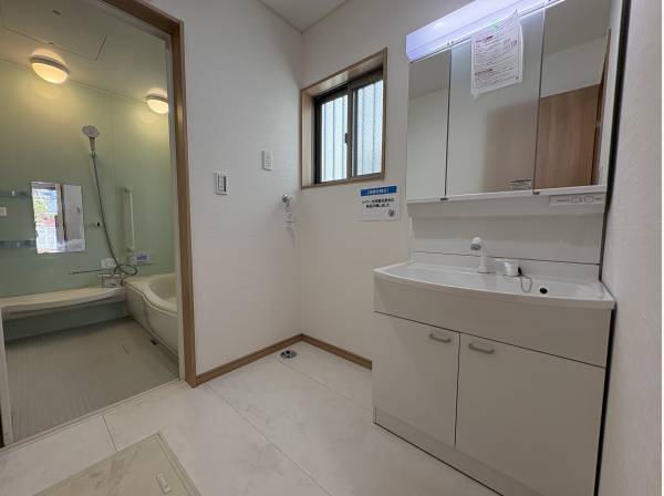 洗面化粧台も新品です！
