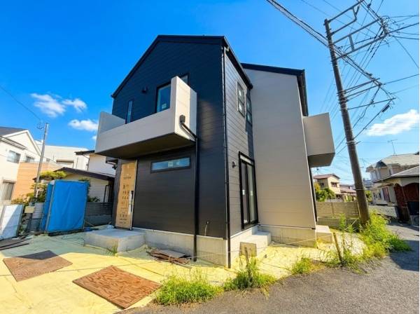ブラックの外観がスタイリッシュなデザイナーズ