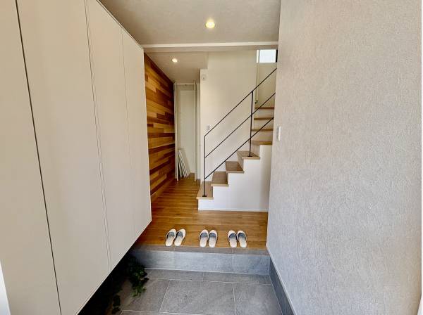 玄関もおしゃれです。