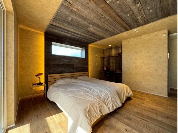 ベットルームは落ち着きのある空間です。