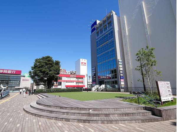 藤沢駅バス8分、停歩4分