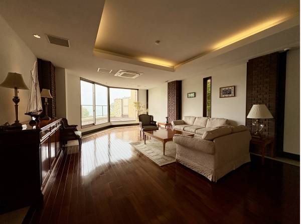 マンション共用部ロビー。手入れが行き届いた綺麗なロビーです