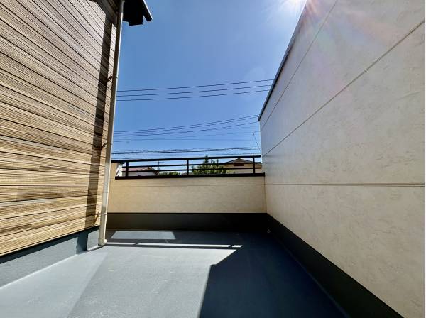 ベランダの日当たりも良好です♪