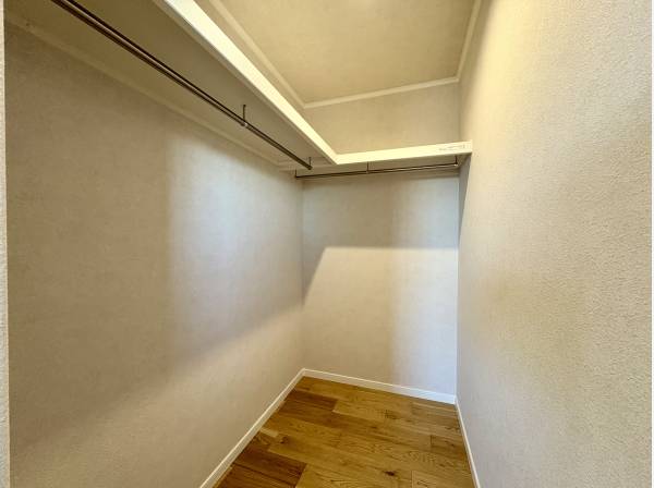 ウォークインクローゼットも完備