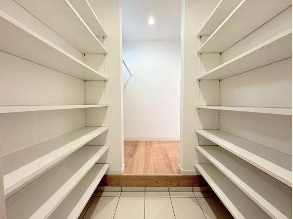 ファミリークローゼットに繋がる大容量のSIC