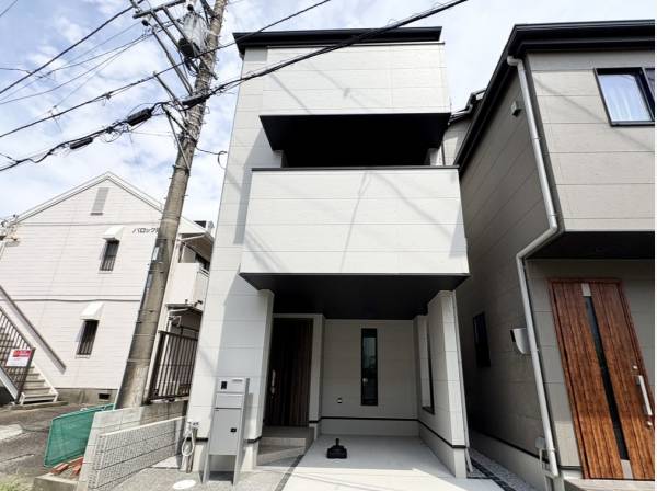 ビルトインガレージを備えたお住まいです♪