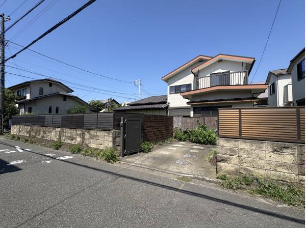 既存建物も広い庭を南側に有します