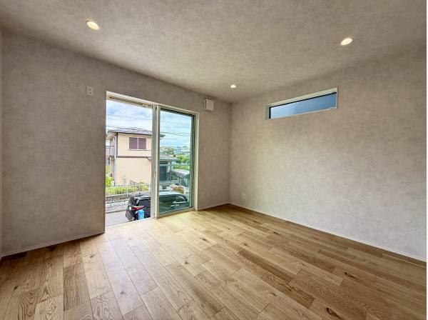 １階洋室も視線を感じることなく生活を。